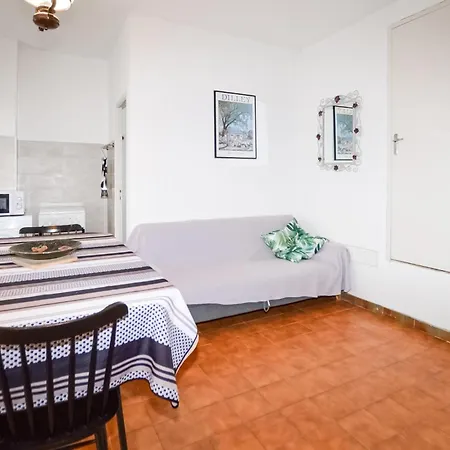 Nicolas Apartment