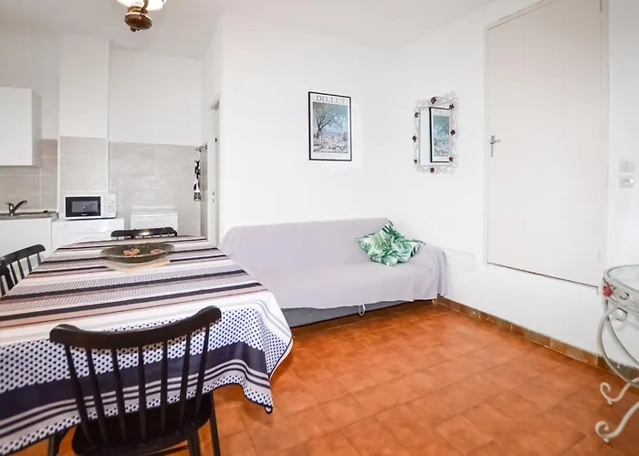 Nicolas Apartmán